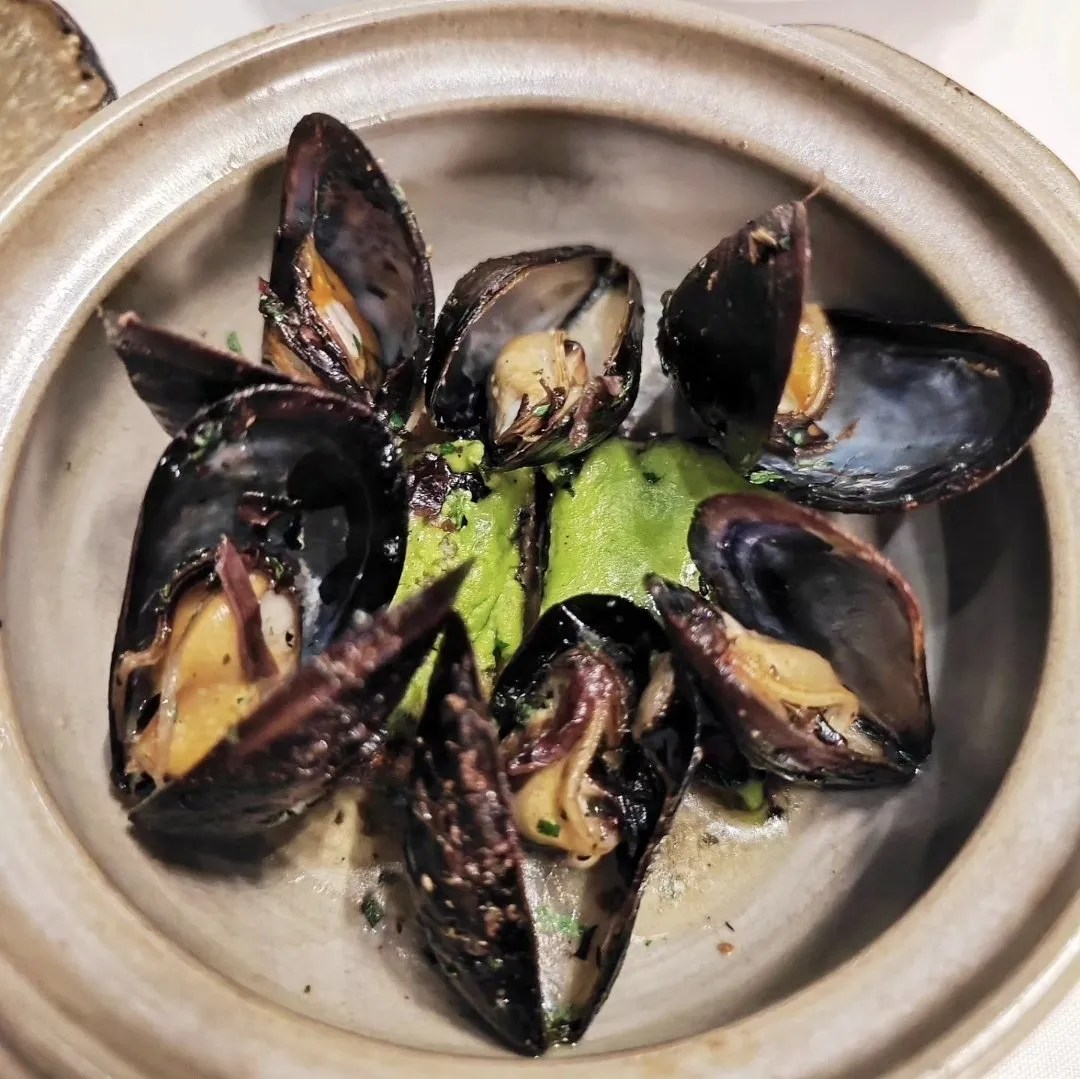 Herb Grilled Mussels