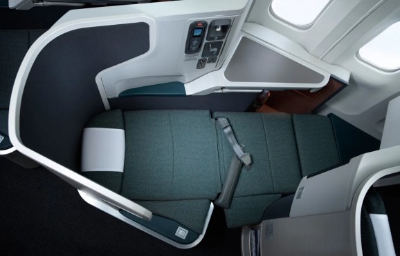 Cathay Pacific Business Class - Full flat bed