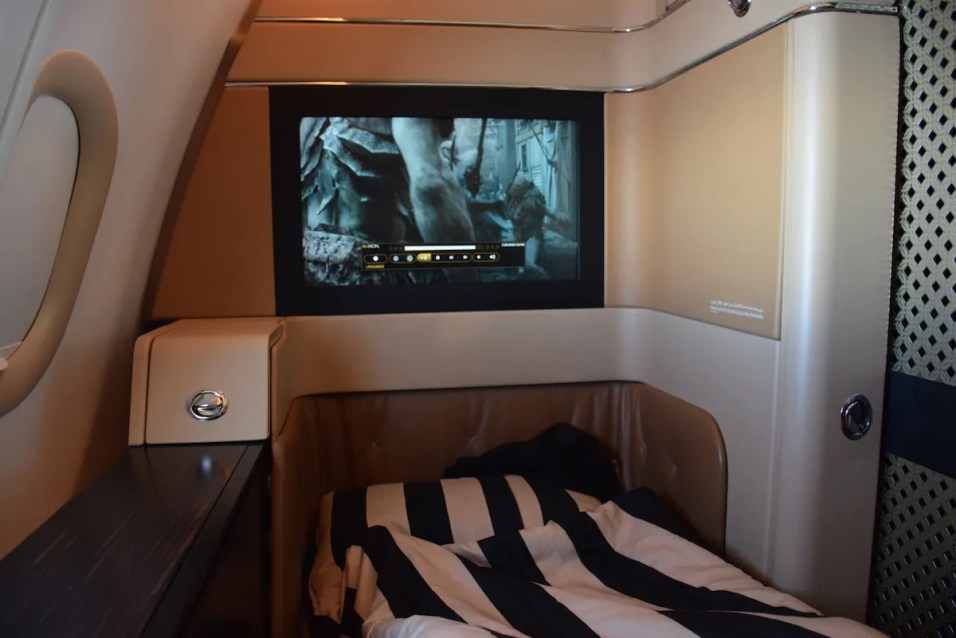 Etihad Airways Diamond First Class - Suite bed