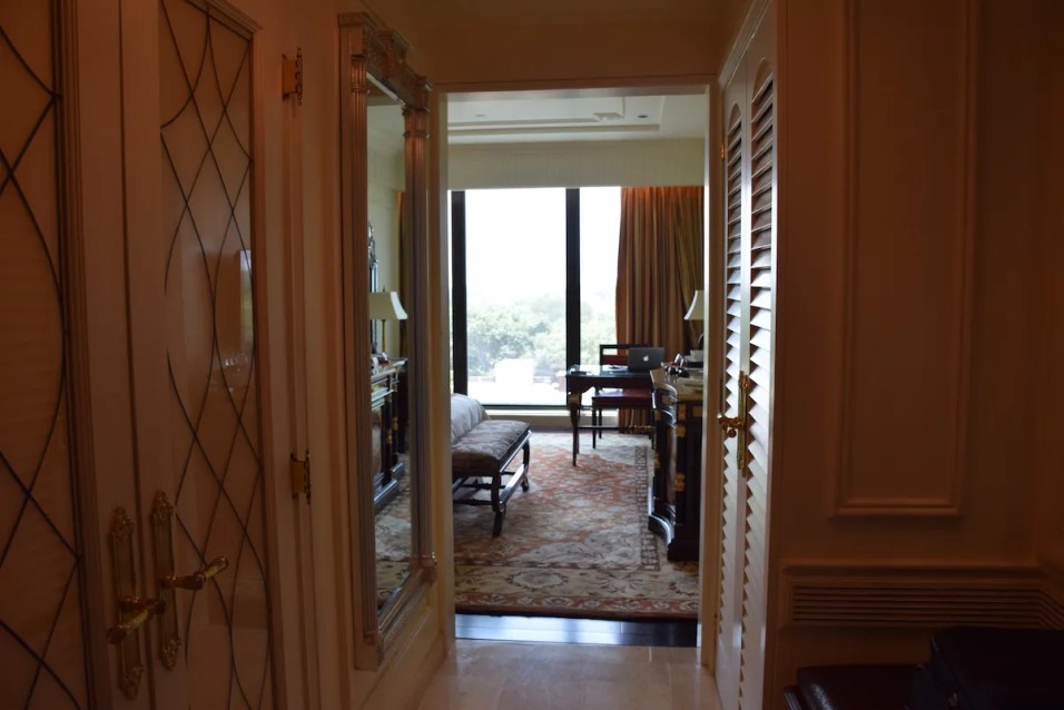 Grande Deluxe Room - Entrance