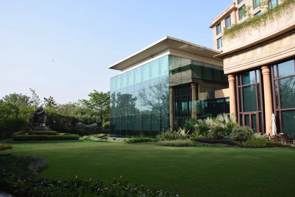 Leela Palace New Delhi - Courtyard