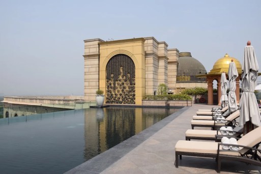 Leela Palace New Delhi - Rooftop infinity pool 3