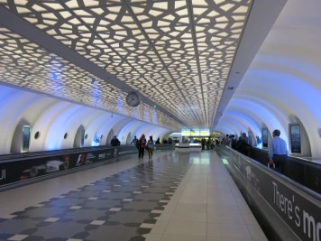 Abu Dhabi airport - Corridors