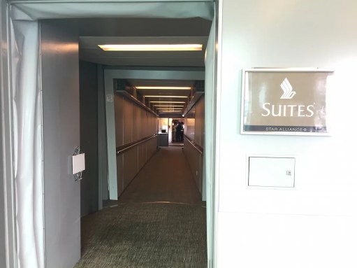 Singapore Airlines A380 Suites - Private boarding gate for Suites passengers