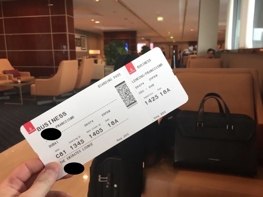 Emirates First and Business Class Lounge - Paris