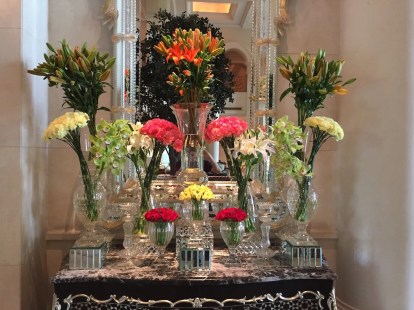 Leela Palace New Delhi - Lobby flowers