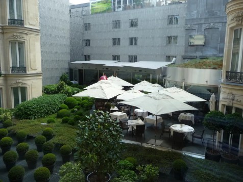 Fouquet's Paris Barriere - Courtyard