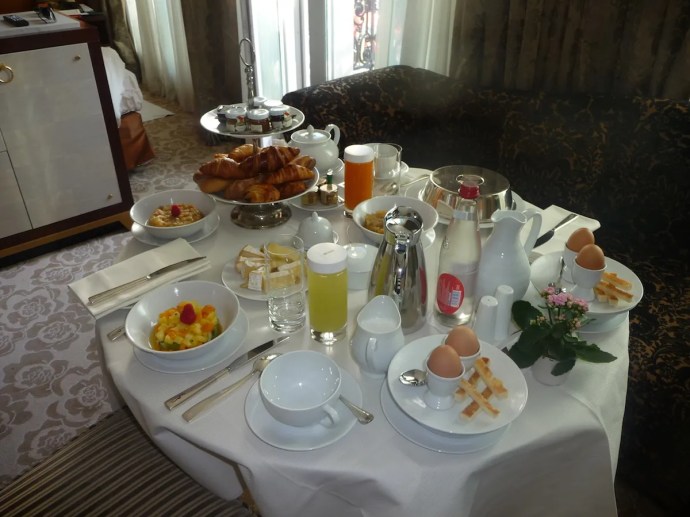 Fouquet's Paris Barriere - In-room breakfast