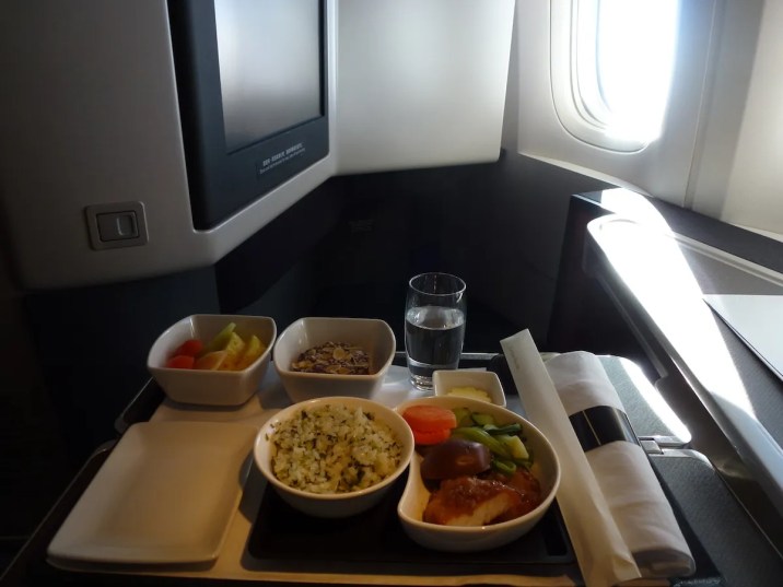 Cathay Pacific Business Class A330 - Catering