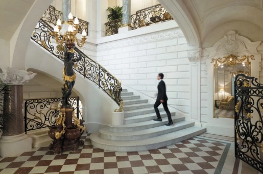 Shangri-La Paris - Stairs