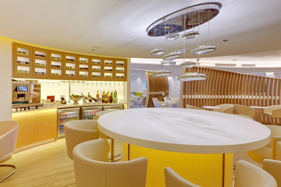 Skyteam lounge - Dining area