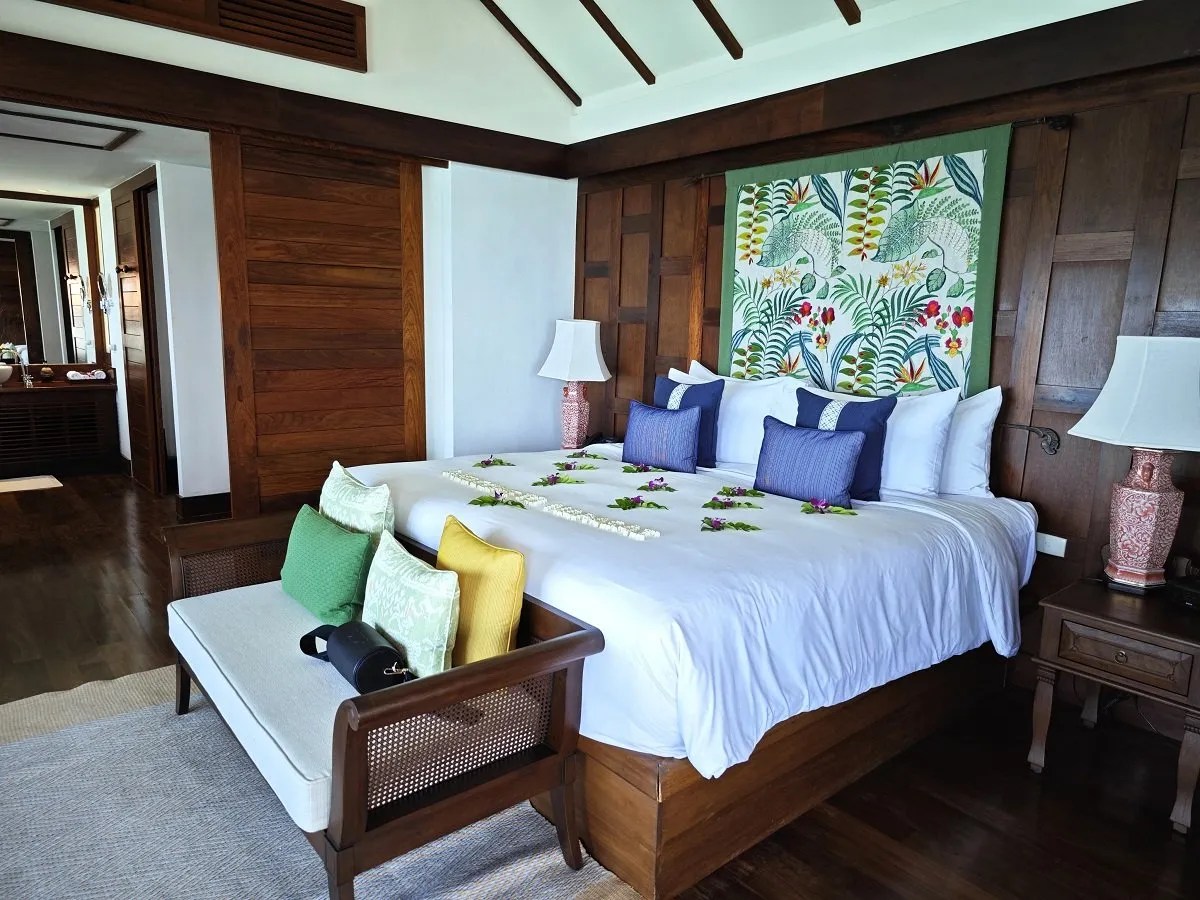 Napasai Belmond - Ocean Front villa bedroom