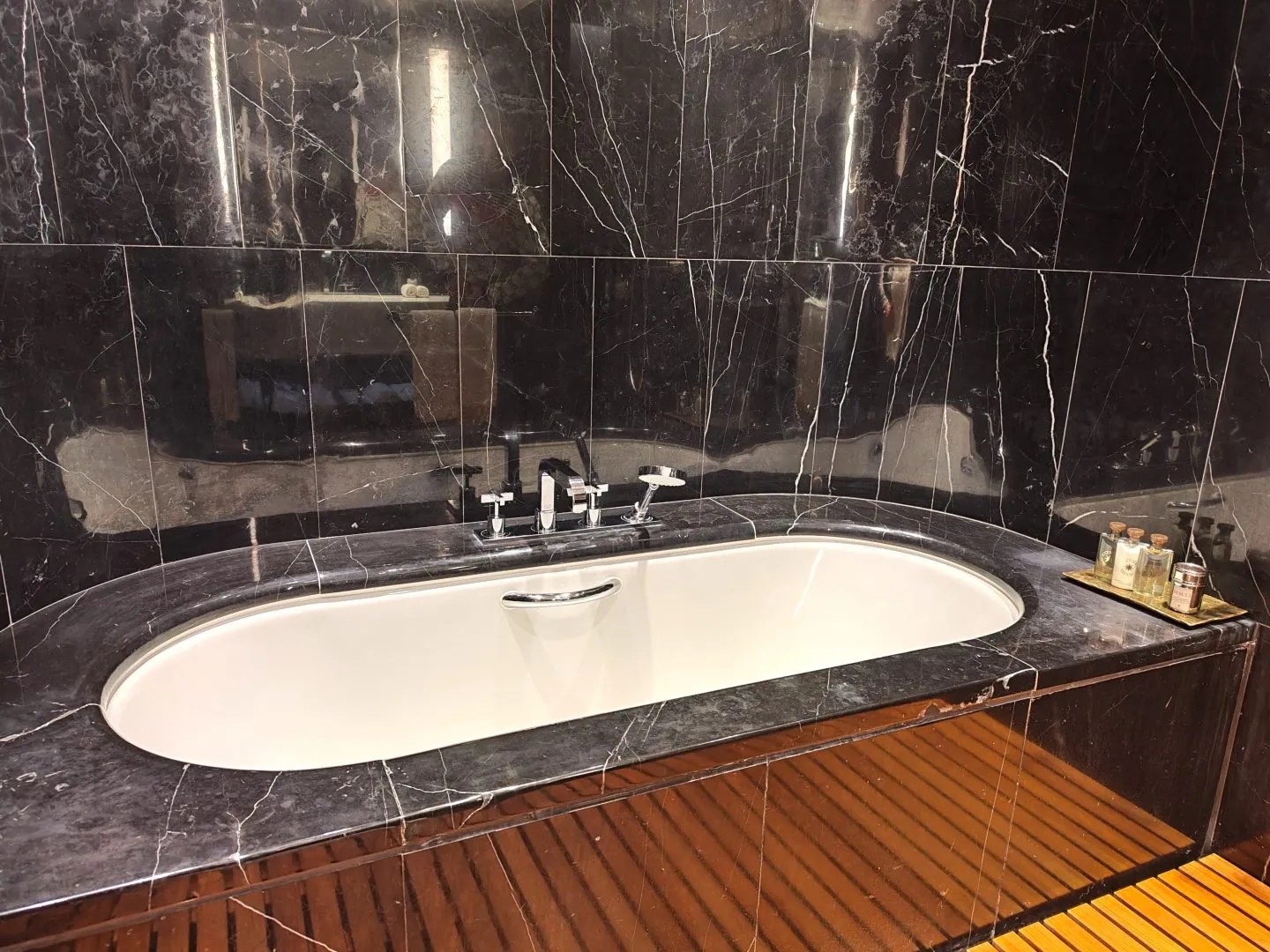 Bulgari Hotel London - Bathroom