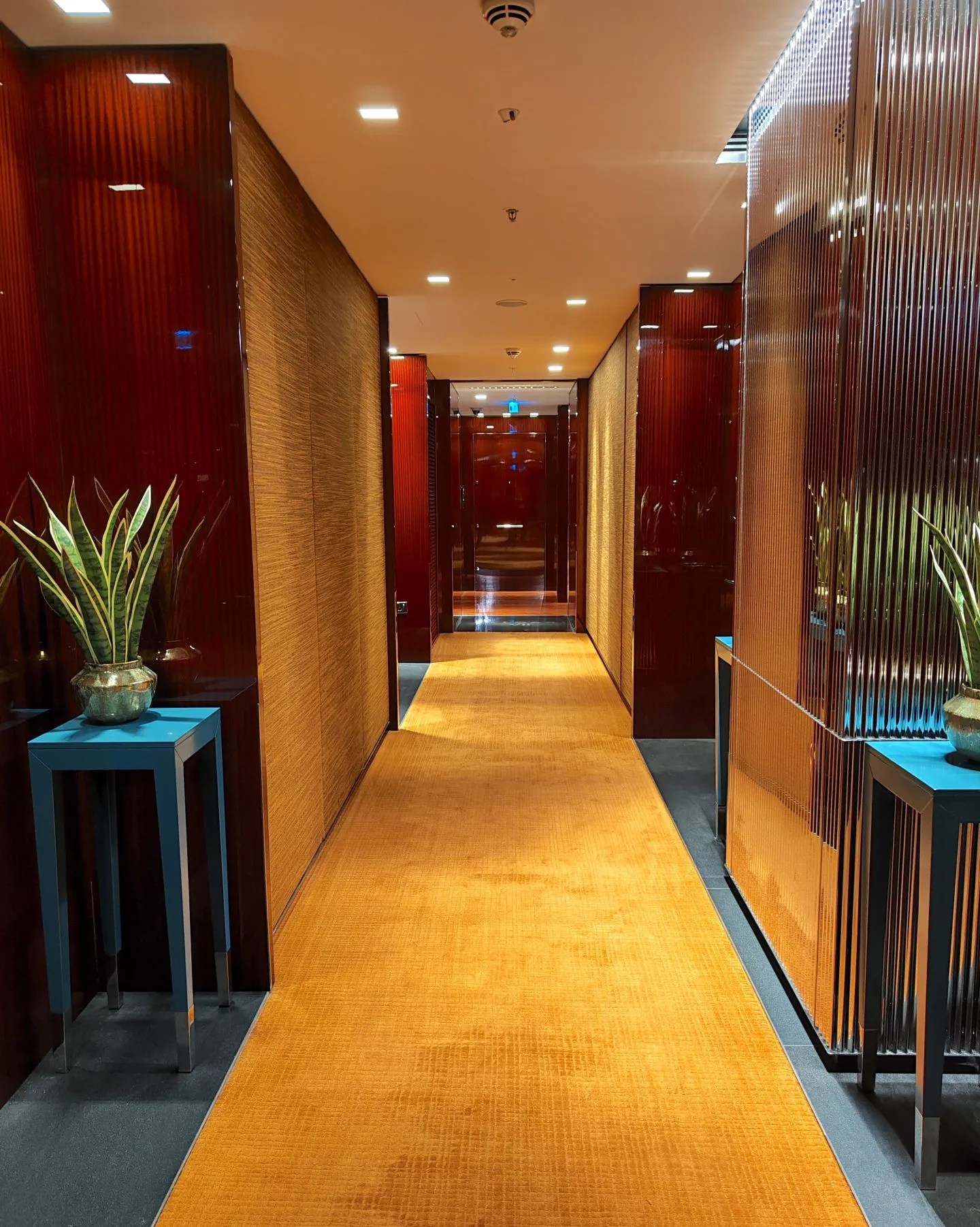 Bulgari Hotel London - Room corridor