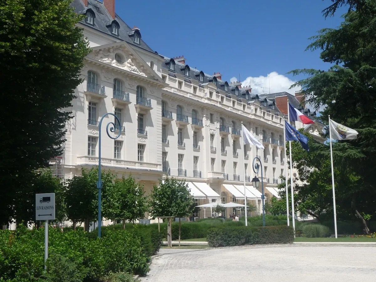 Feel like a King at Trianon Palace Versailles