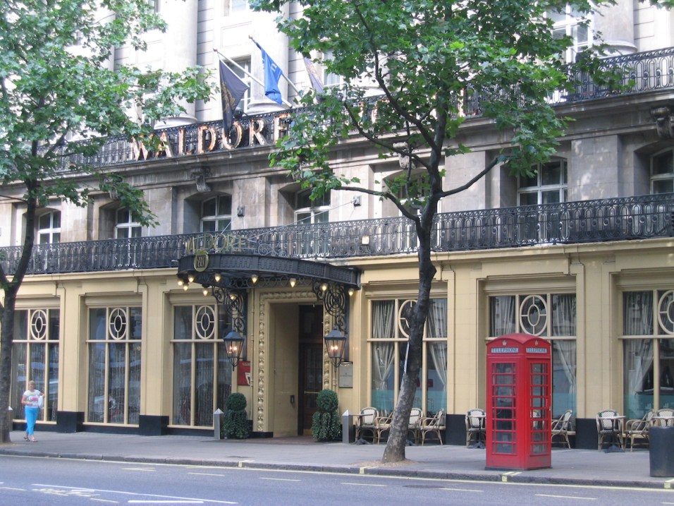 Hilton London Waldorf - Facade